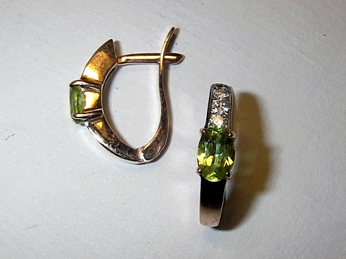Серьги из золота с хризолитом С-039